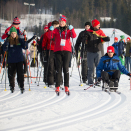 13. februar: Dagen etter åpningen av Ungdoms-OL arrangerte Norges Idrettsforbund skiskole for unge flyktninger på Birkebeineren arena. Kronprinsfamilien deltok. Foto: Geir Olsen / NTB scanpix